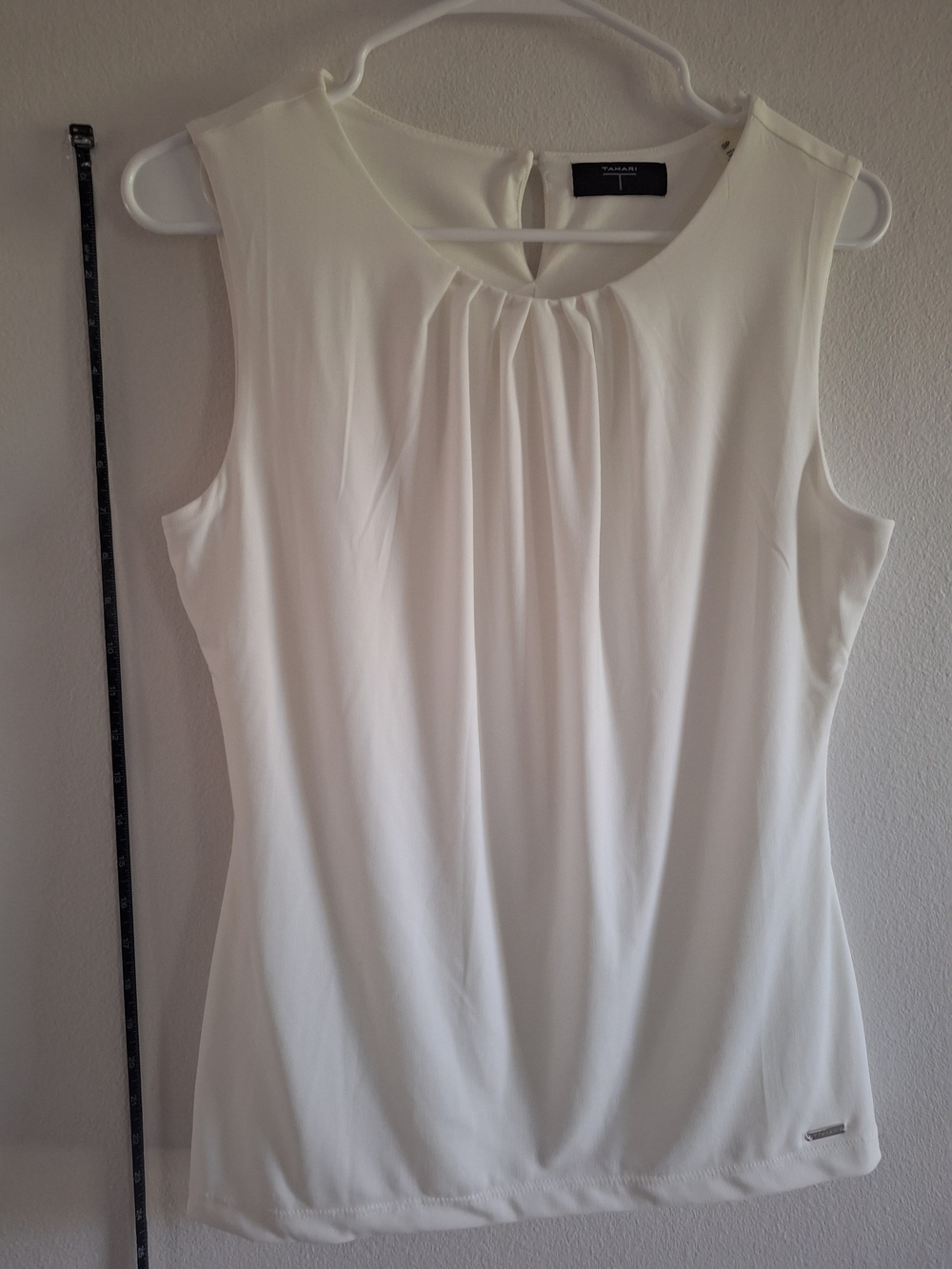 T Tahari Ivory Pleat-Front Sleeveless layered Blouse
